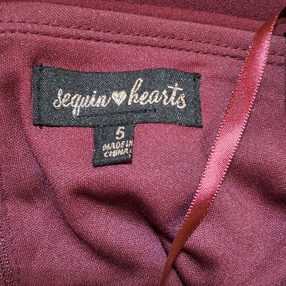 NWT SEQUIN HEARTS BURGUNDY SHORT SLEEVE OFF SHOULDER COCKTAIL BODYCON DRESS - Picture 6 of 11